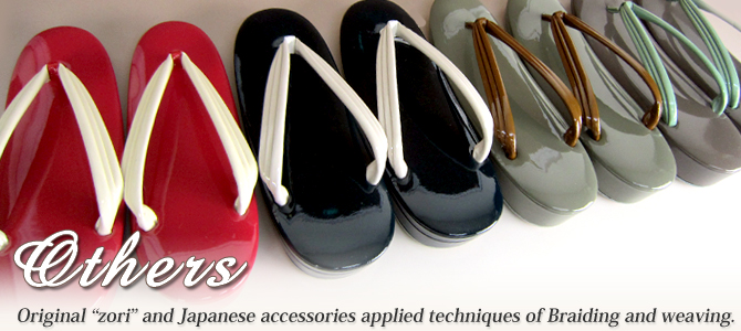 Other kimono accessories include braided and woven bags, and “zori” or Japanese sandals.